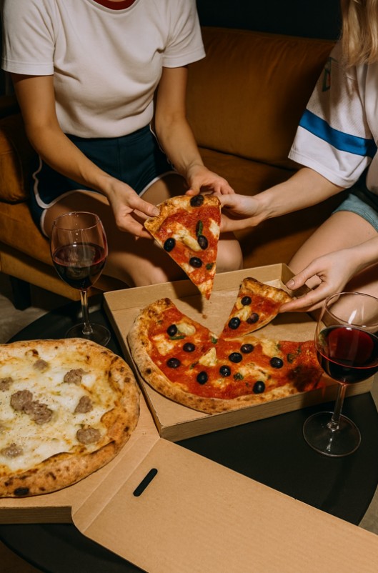 donášková služba - nápoj, jedlo a pizza Maxim